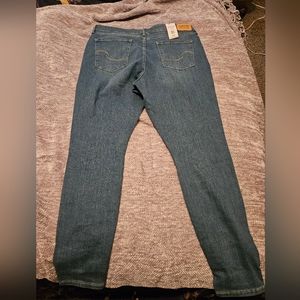 Signature Levi Strauss Women's Mid Rise Skinny Jeans